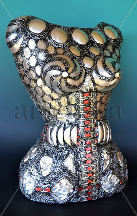 Torso metálico