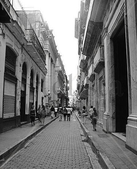 Calles_2 Arquitectura e interiorismo Blanco y Negro (Digital)