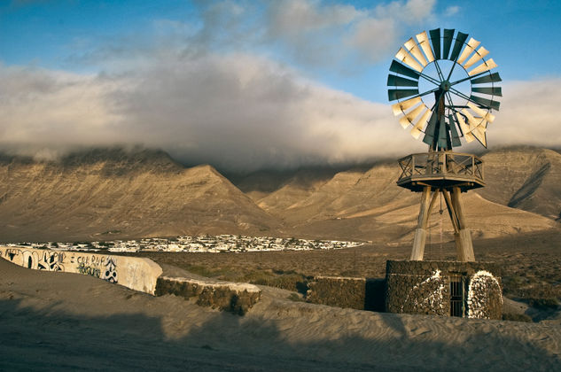 Molino del pozo de Famara en Lanzarote Viajes Color (Digital)