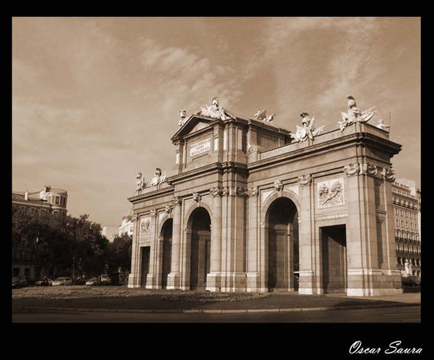 Puerta de Alcala Viajes Color (Digital)