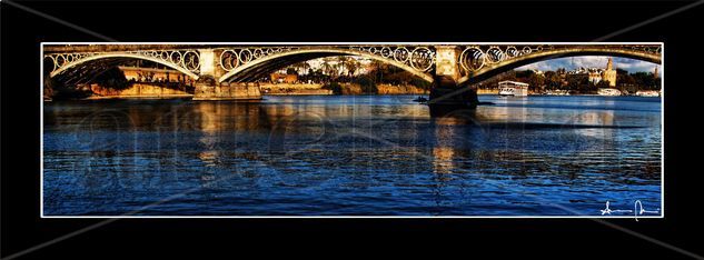 Eiffel puente de Triana Retrato Color (Digital)