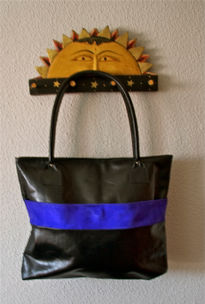 Bolso de cuero negro