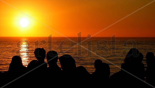 PUESTA DE SOL Y SILUETAS