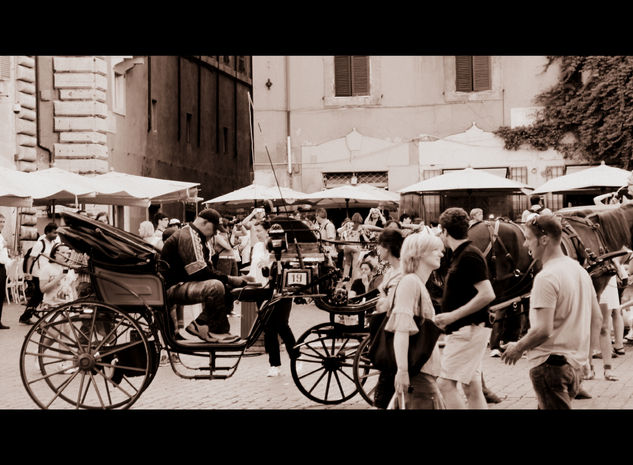 Carroza de Caballos en Roma Photojournalism and Documentary Black and White (Digital)