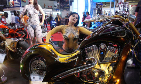Motos