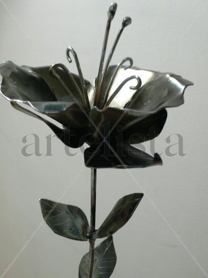 Flor China Iron Figurative