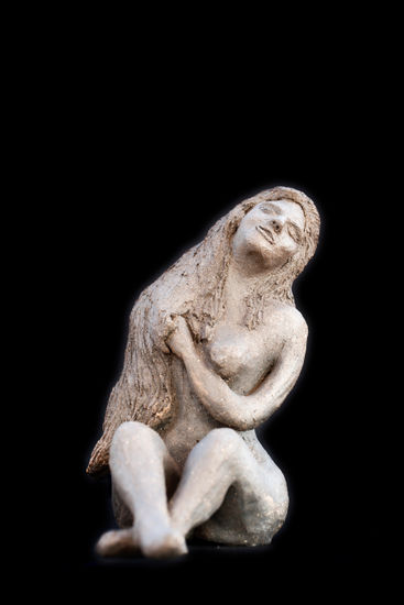 RITA Terracotta Figurative