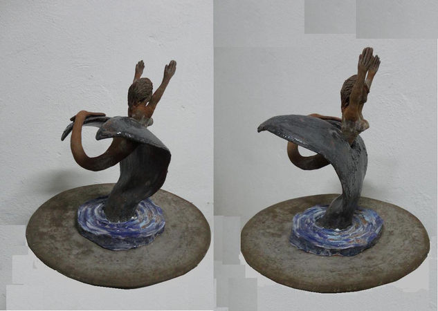 SIRENA SOBRE PEZ Terracota Figurativa