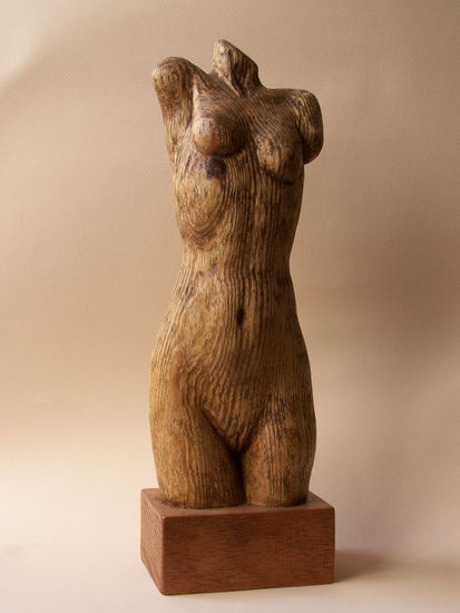 Torso femenino Wood Figurative