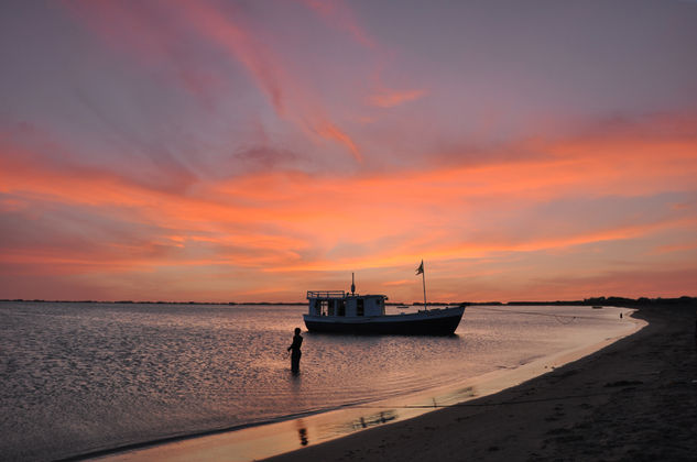 Atardecer en el puerto. Travel Color (Digital)