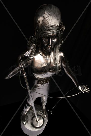 AMY WINEHOUSE Metal Figurative