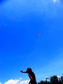 Elevando la cometa.