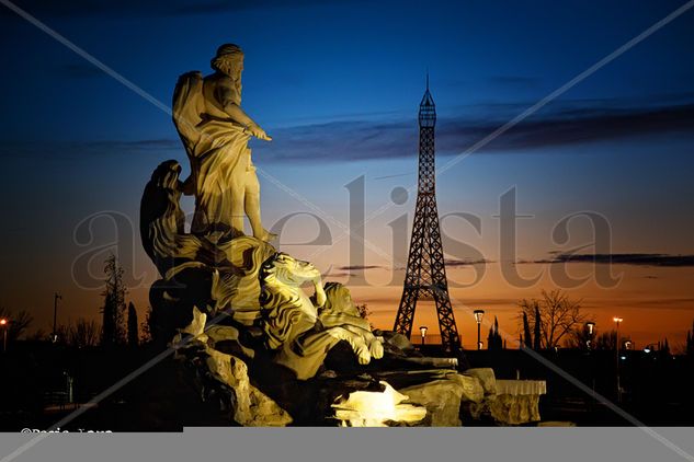 La Fontana Di Trevi - Torre Eiffel Arquitectura e interiorismo Color (Química)