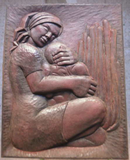 Maternidad Wood Figurative