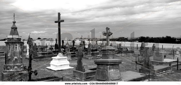 Cementerio de Campo Viajes Blanco y Negro (Digital)