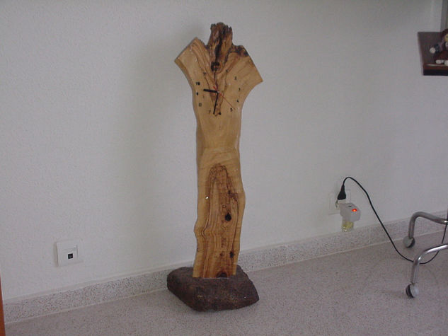 RELOJ DE OLIVO 