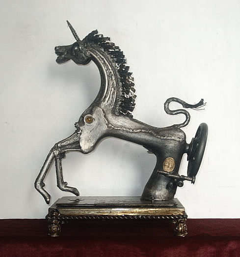 UNICORNIO Iron Figurative