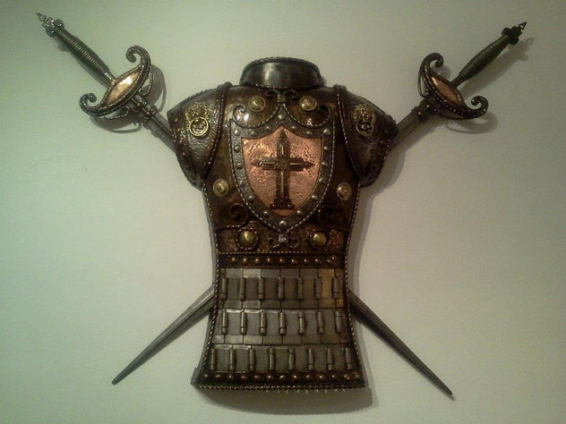 PECTORAL CON ESPADAS