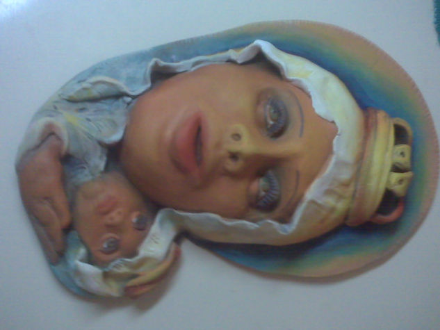 caras de madonnas Pottery Figurative