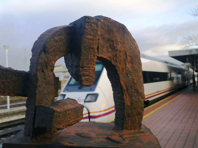 A LA SALIDA DEL TREN
