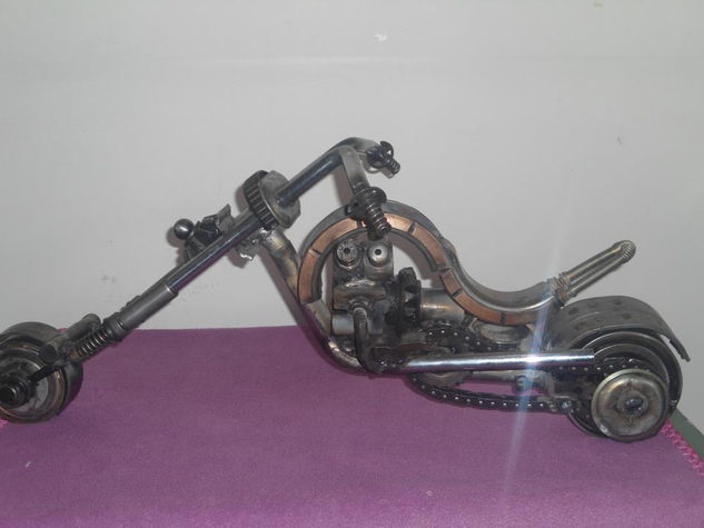 MOTOCICLETA Iron Figurative