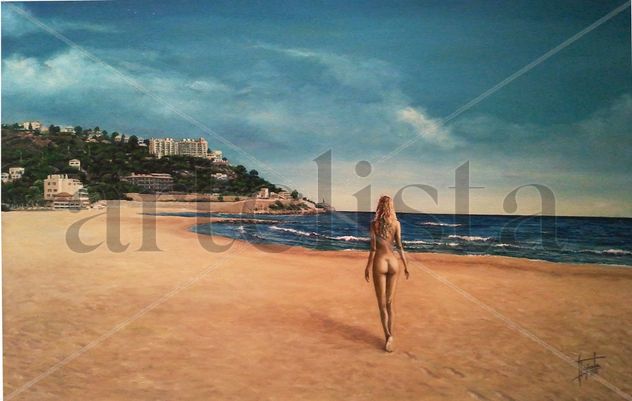 Desnudo paseando en la playa