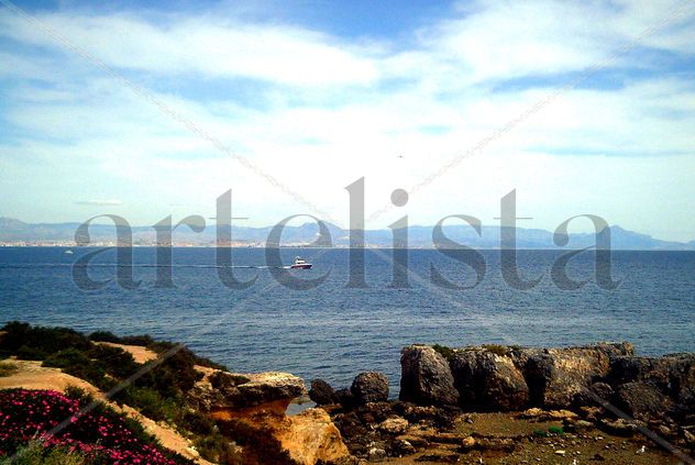 BARCO AL HORIZONTE