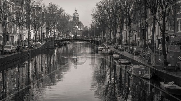 Amsterdam Viajes Blanco y Negro (Digital)