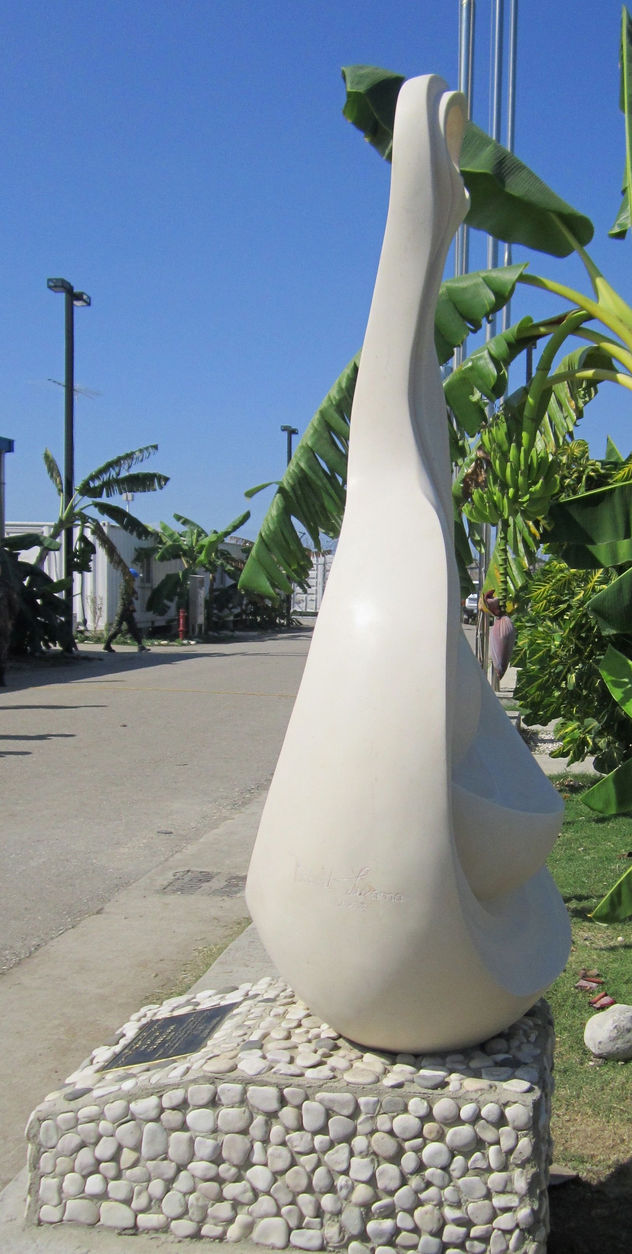 La Statua de La Eternidad (de perfil)