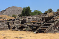 Calzada de los muertos