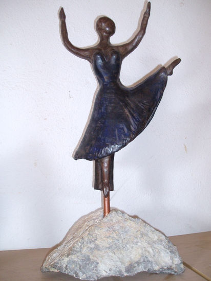 Bailarina Pottery Figurative