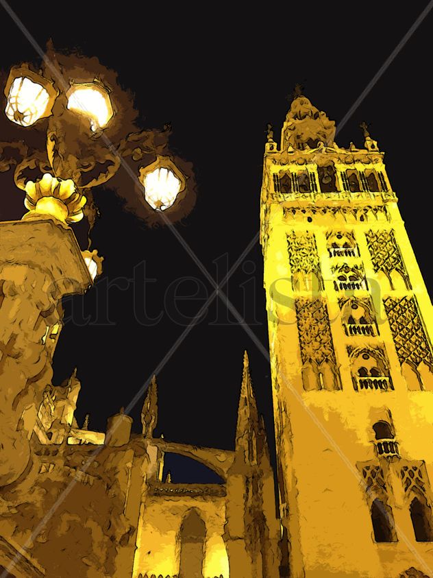Giralda en la noche sevillana