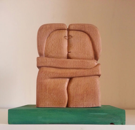 El beso Wood Figurative