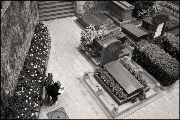 Cementerio de Montmartre, paris Arquitectura e interiorismo Blanco y Negro (Digital)