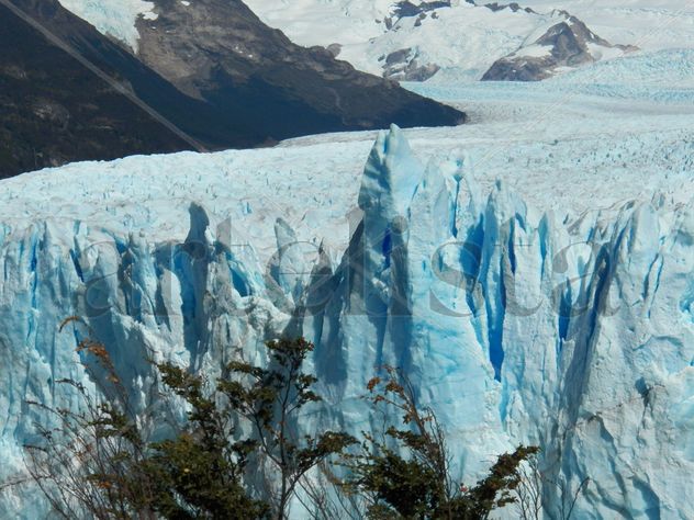 GIGANTES IMPLORANDO AL CIELO