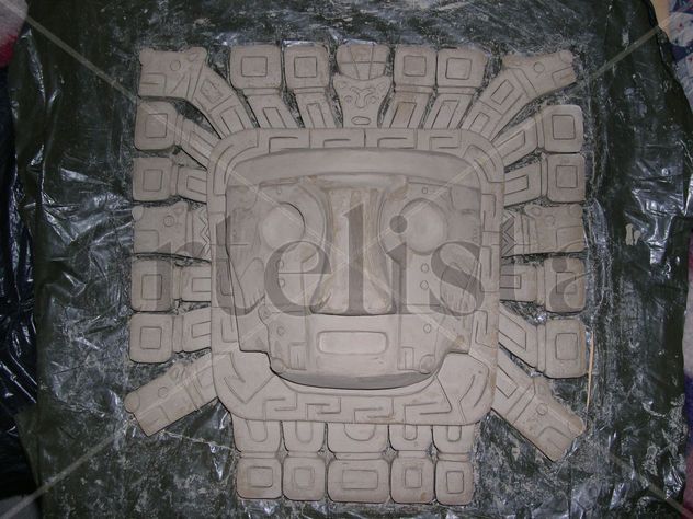 figura puerta del sol