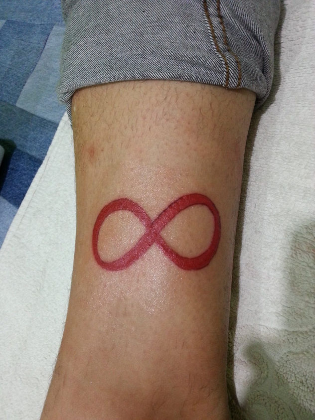 Símbolo de infinito en rojo
