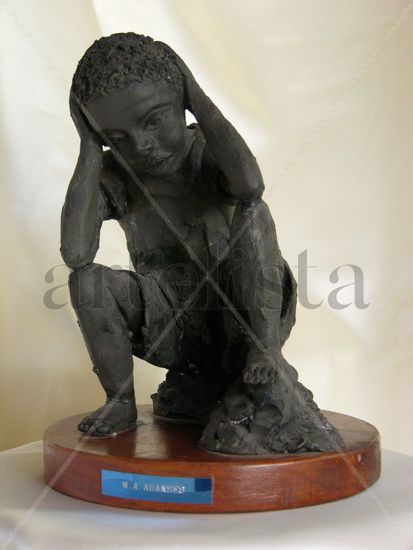 DESESPERACION Pottery Figurative